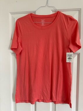 Women's Short Sleeve Crewneck Tee in Coral